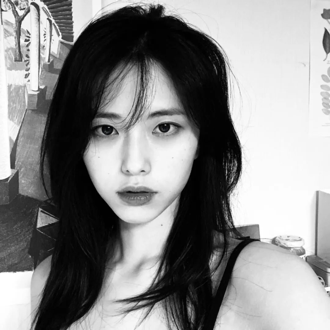 韩国模特具恩英，气质温婉如春风