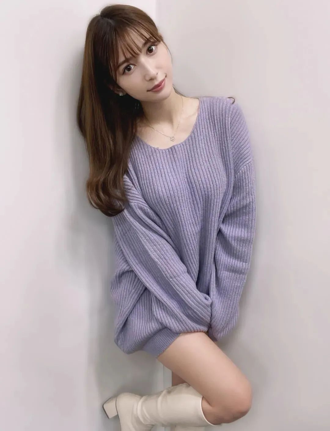 雪平莉左写真及INS图片集，日本模特赛车皇后