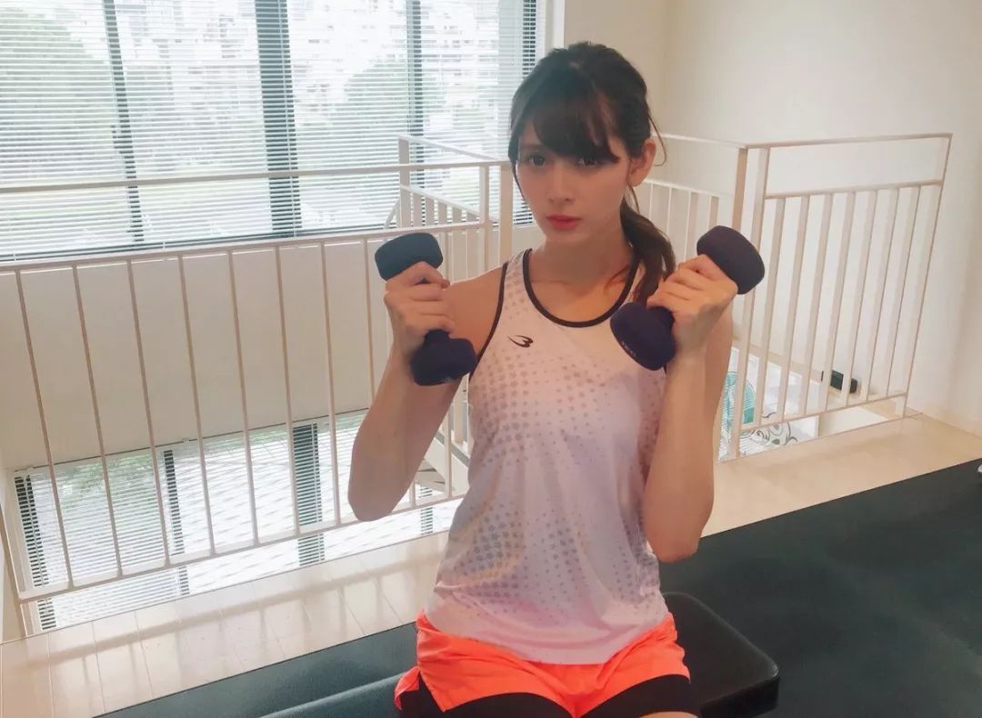 INS美女|美日混血模特Angela芽衣