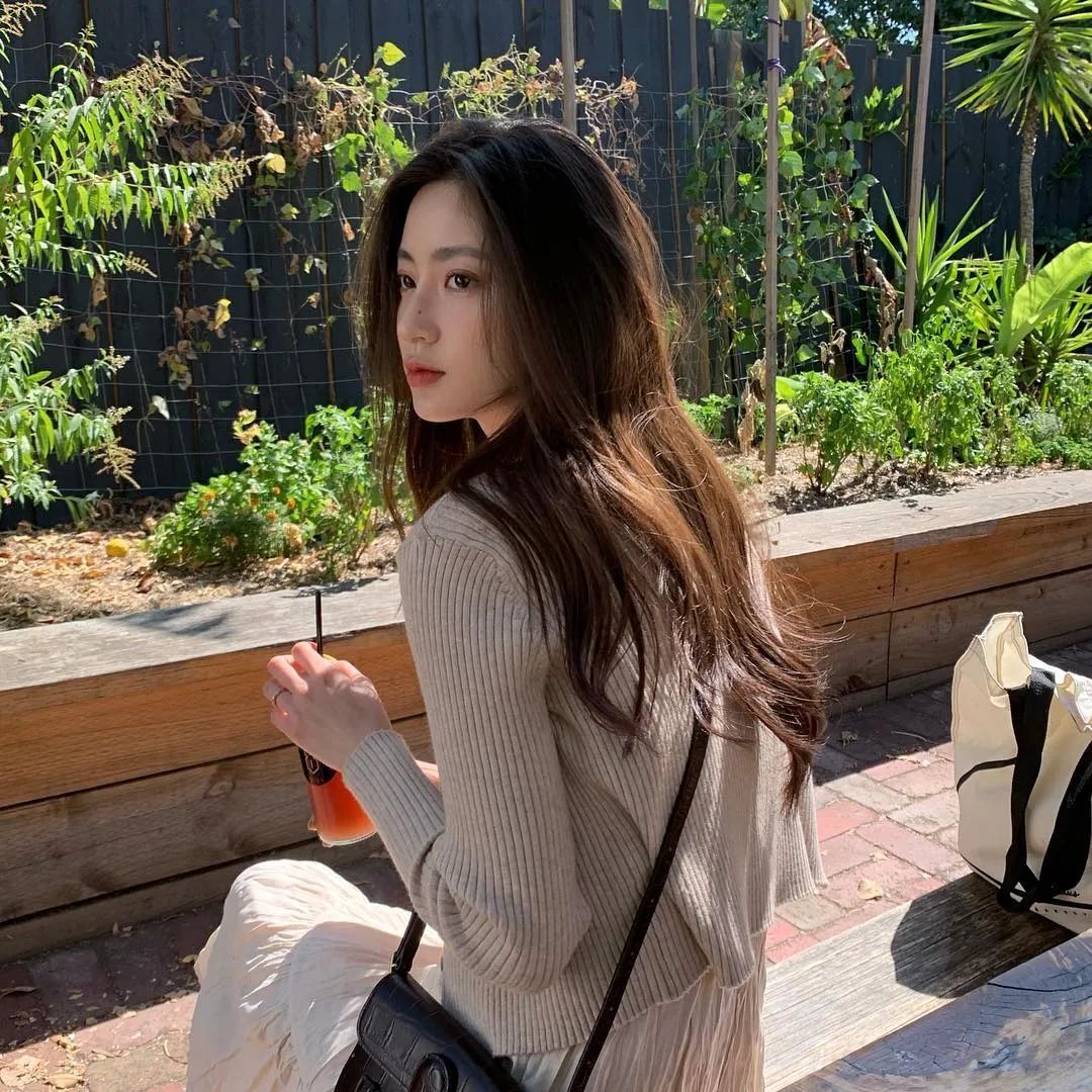 INS美女|韩国模特宋智英照片集，中性慵懒风越看越性感