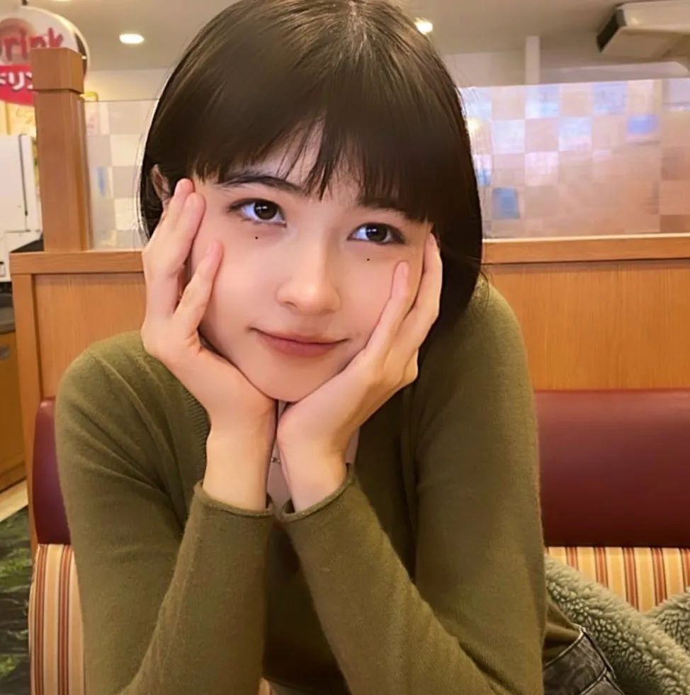 混血模特Arianna Sakura， 元气满满的04 年日本美少女