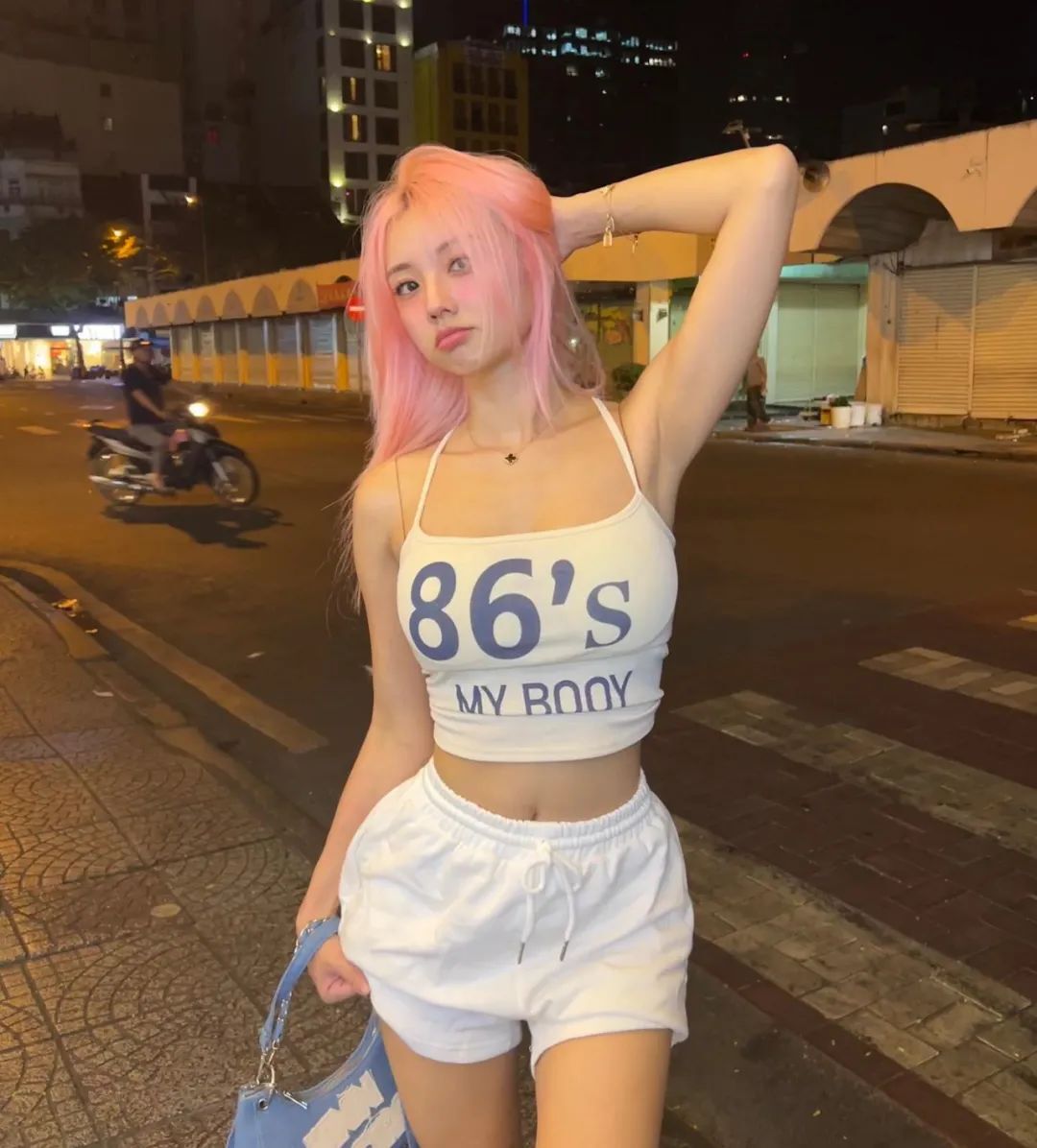 INS美女 | 中越混血的荷兰模特Van Le，揉合中西特色的小姐姐