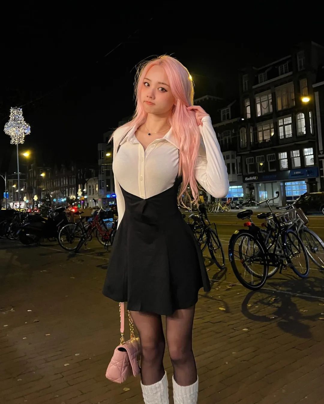 INS美女 | 中越混血的荷兰模特Van Le，揉合中西特色的小姐姐