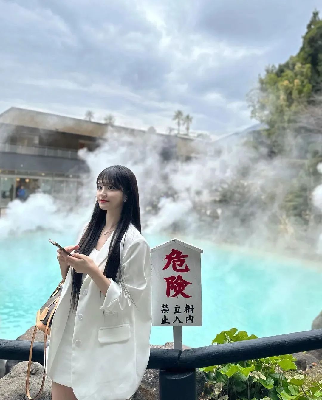 [仙女集]细看诸处好，人道柳腰身