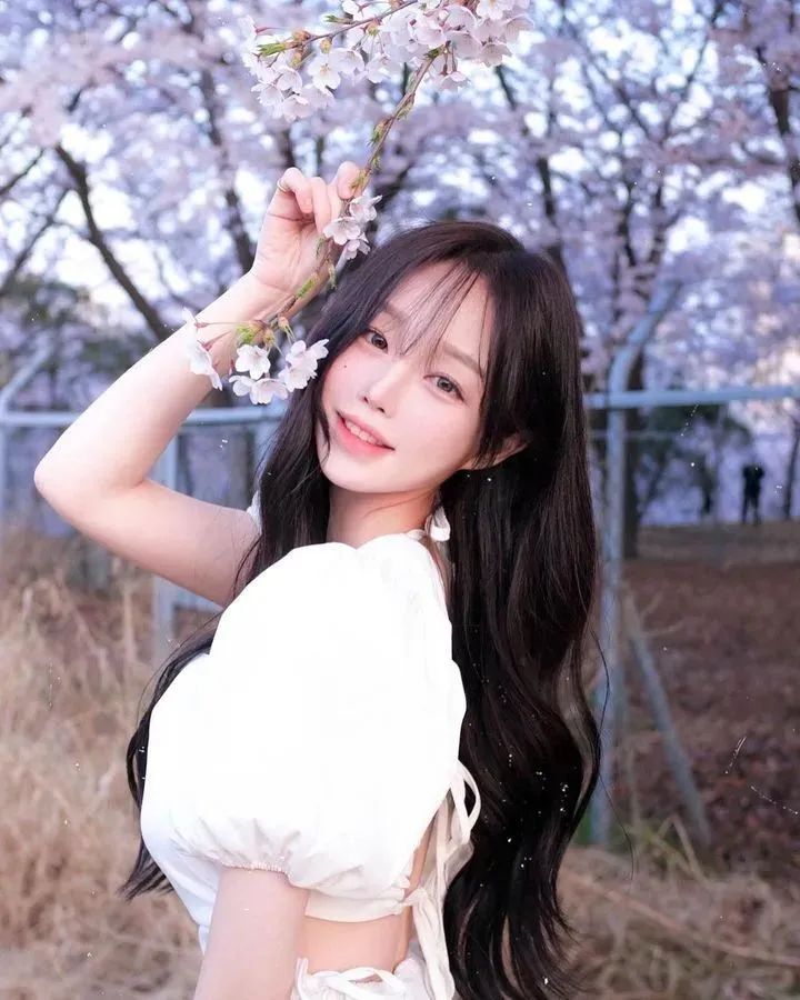 [仙女集]身材修长又有曲线，让人想起玲珑之美