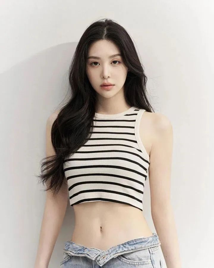 [仙女集]曲线玲珑身姿，羡慕财阀又一天