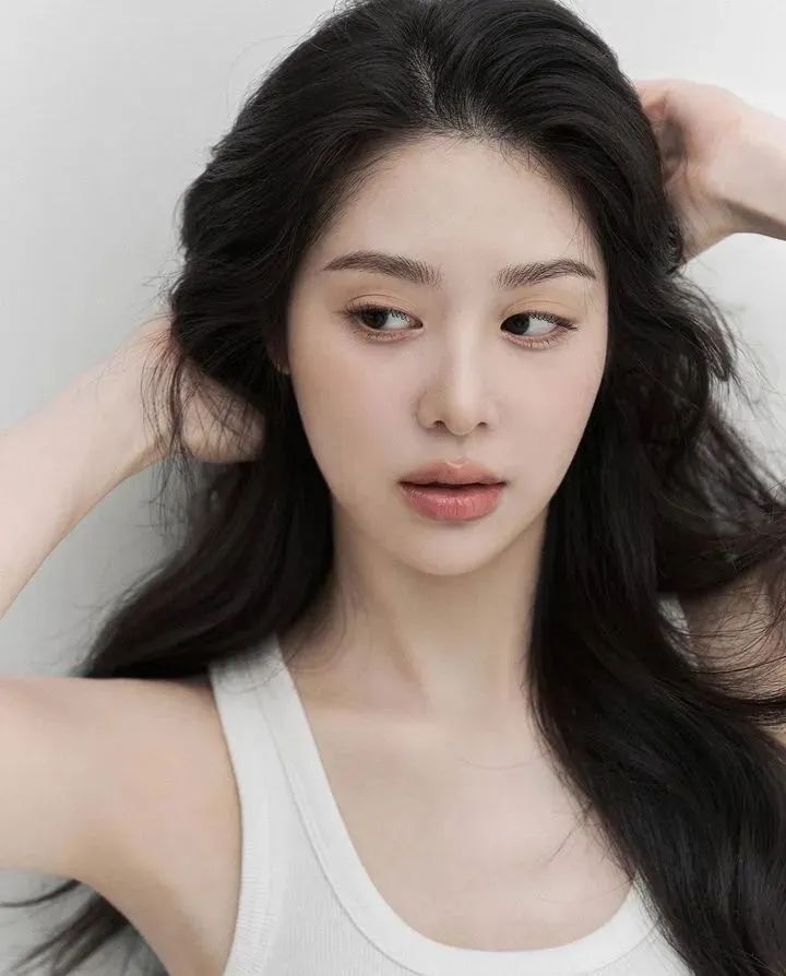 [仙女集]曲线玲珑身姿，羡慕财阀又一天