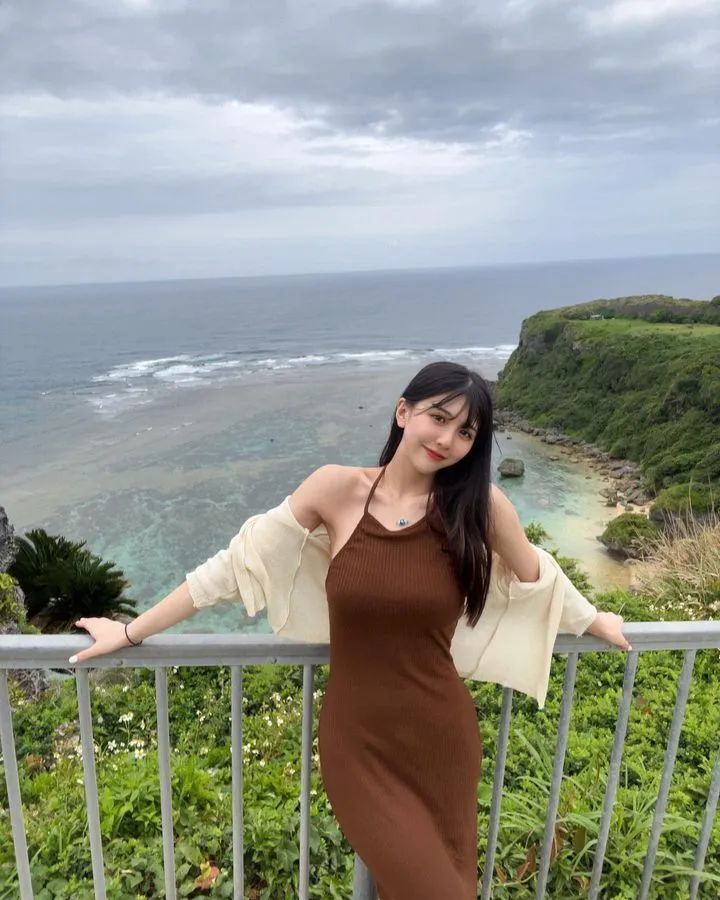 [仙女集]她腰身纤细如柳，如同旋律中高潮