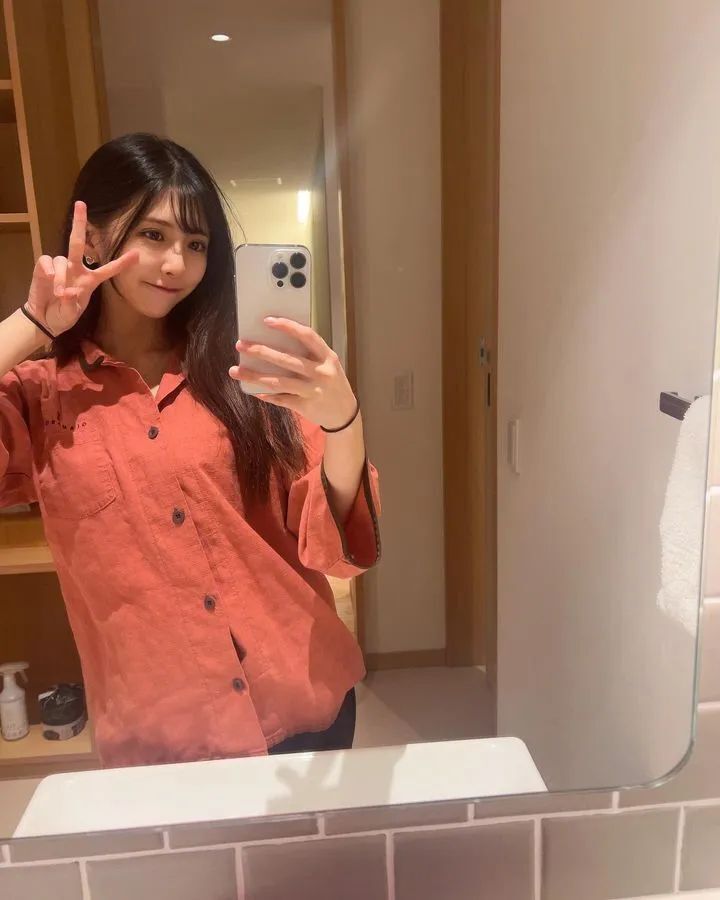 [仙女集]她腰身纤细如柳，如同旋律中高潮