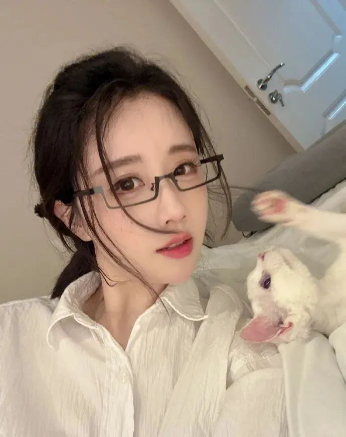 [仙女集]美女庆祝，哈登球迷，节日快乐！