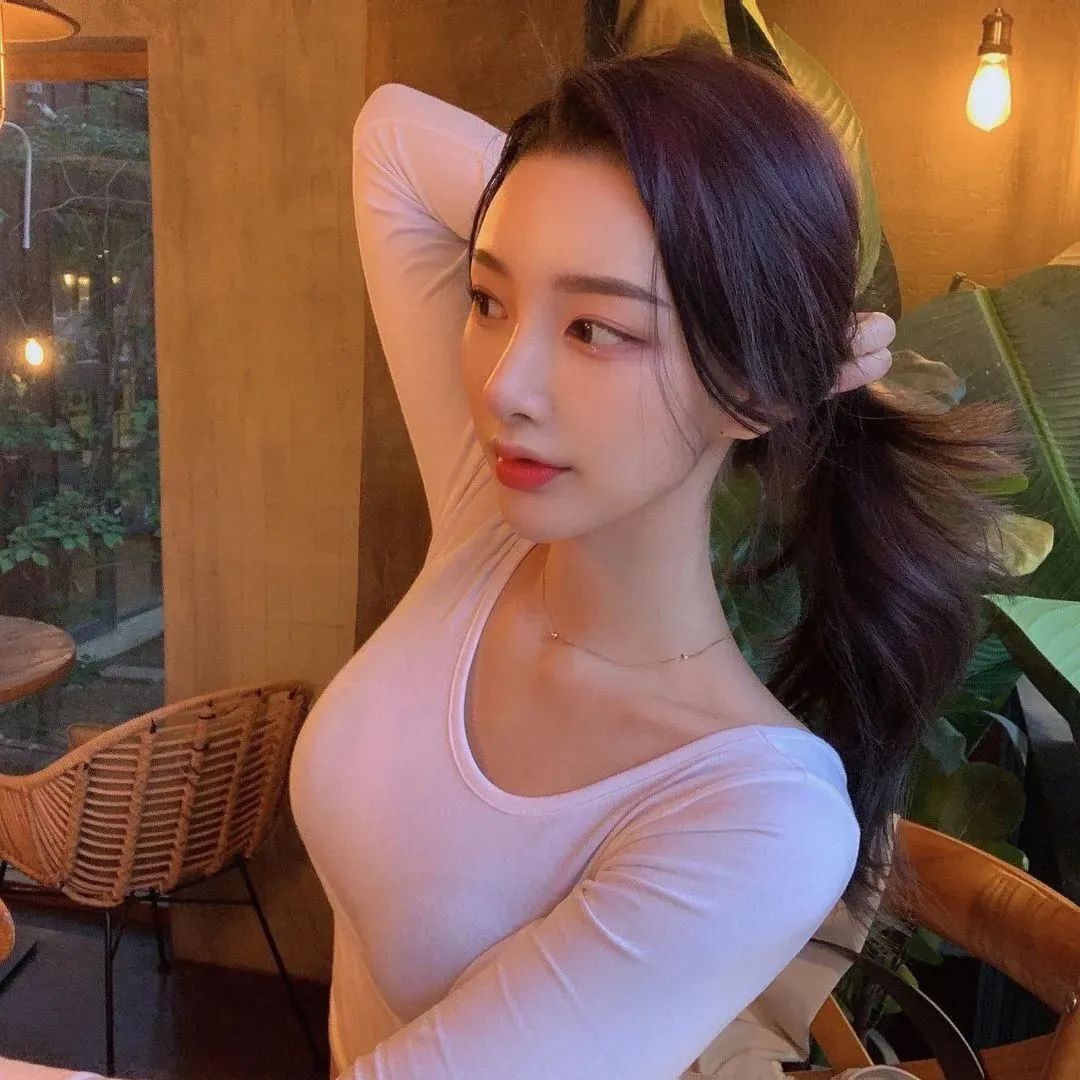 【美女壁纸】韩国模特soyou，气质清新的网红美女！
