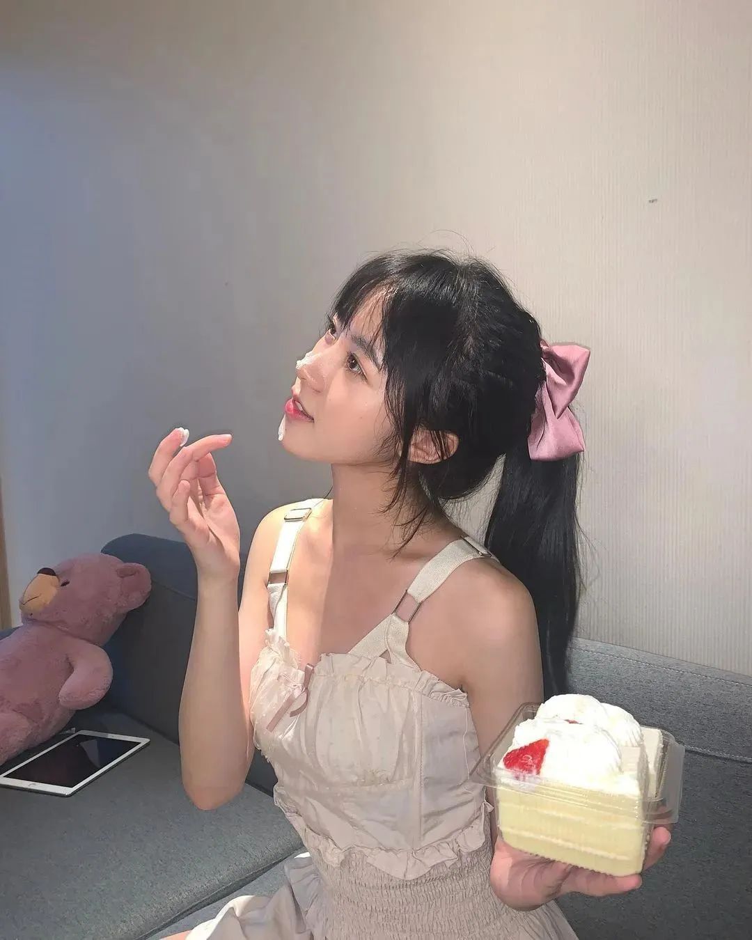 美女壁纸丨乔本小月，继佘颖欣之后，又一位“纯欲天花板”级别的网红美女