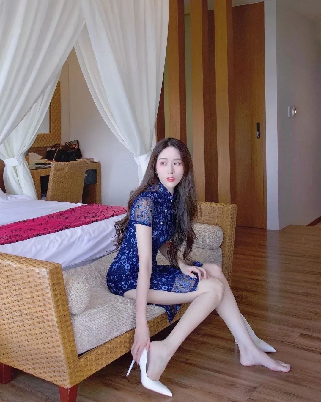 郑若青，又甜又美的气质女神