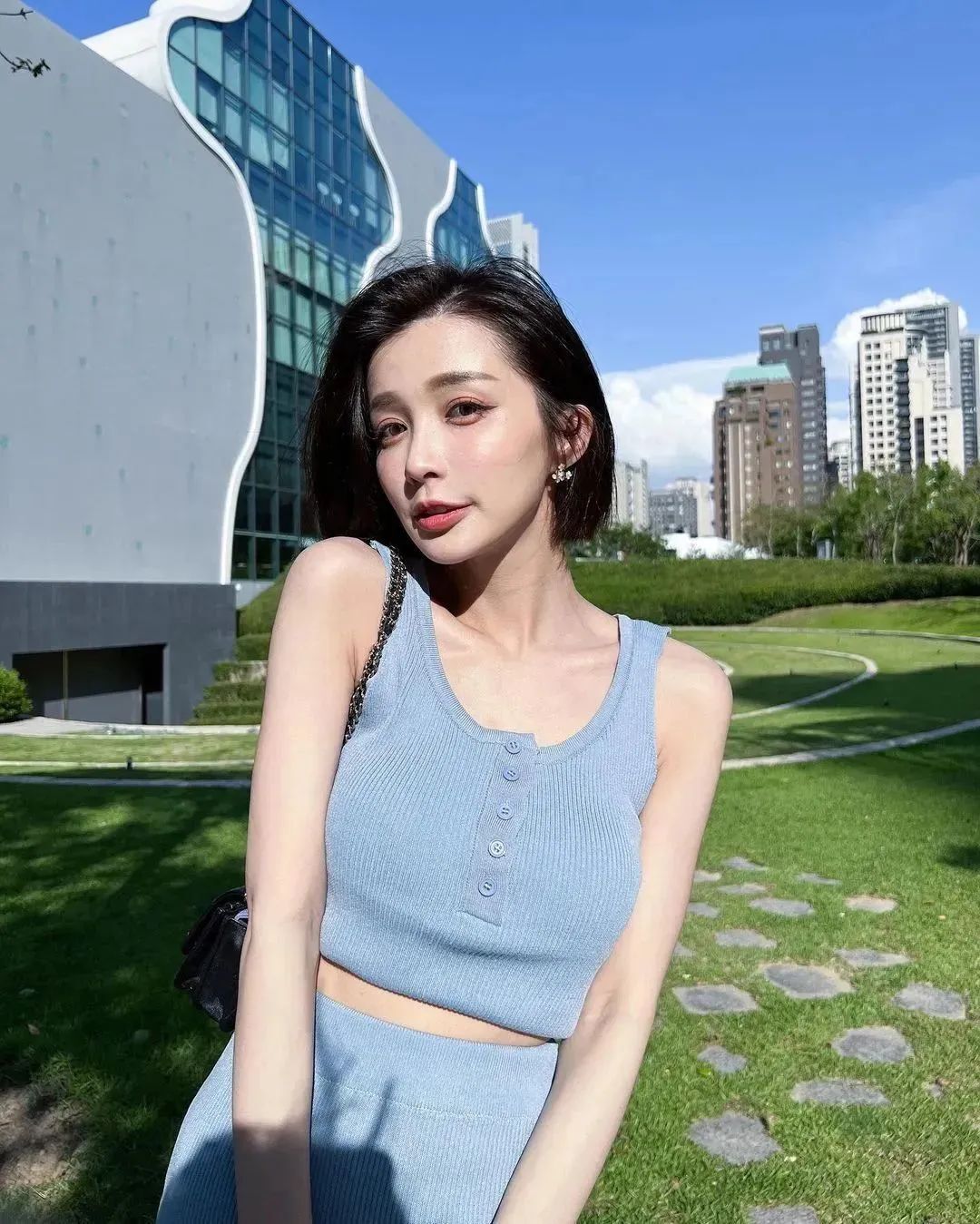 台湾网红简羽彤，清新甜美的气质女神