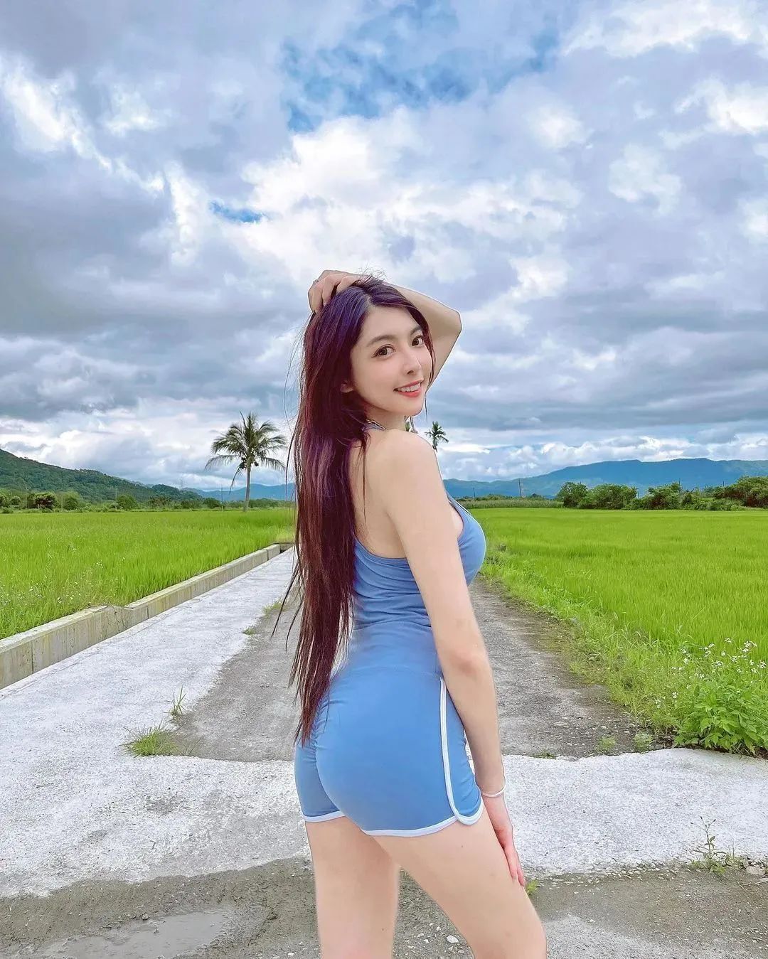 李佳玲，才貌双全惹人爱的网红美女