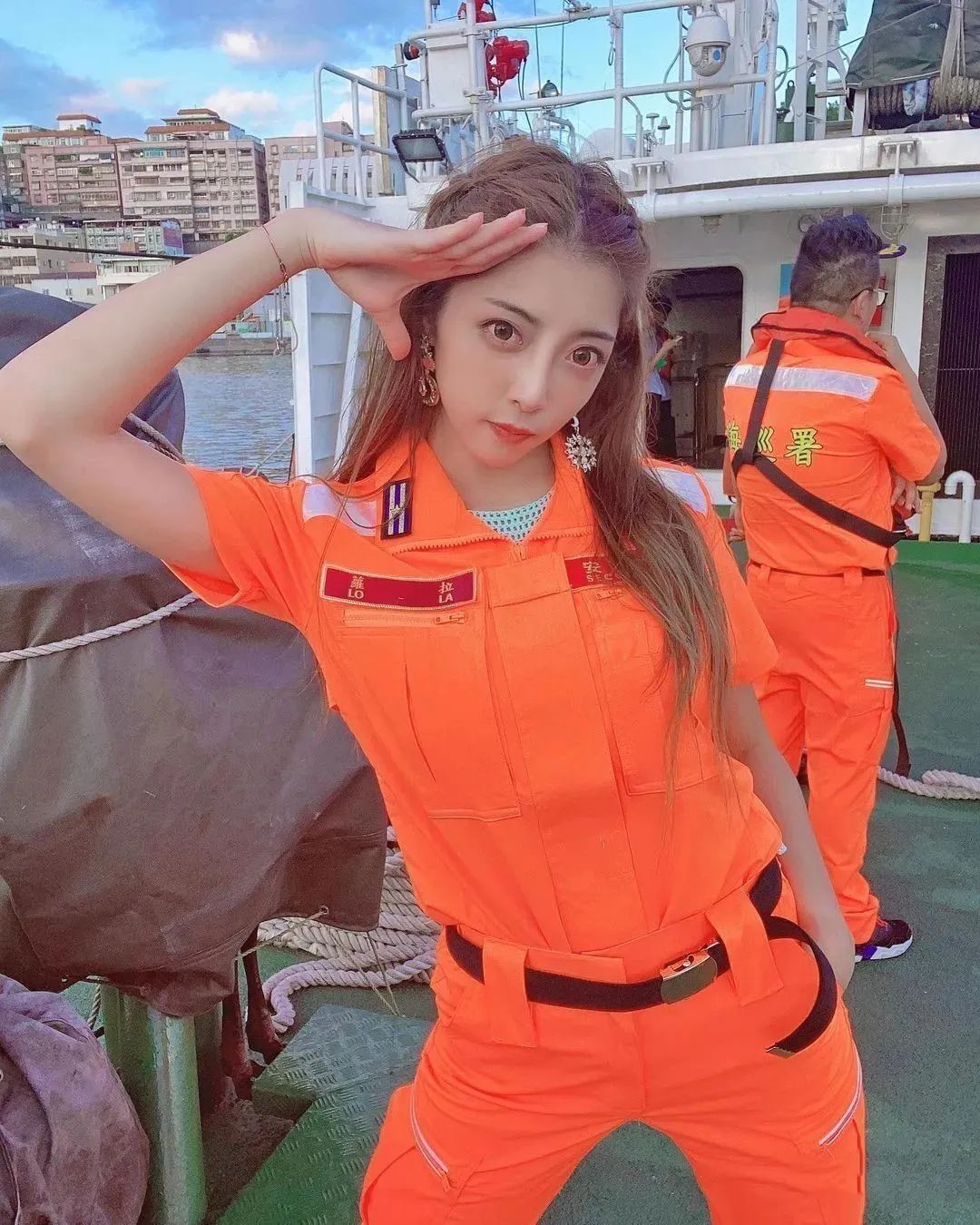 李佳玲，才貌双全惹人爱的网红美女