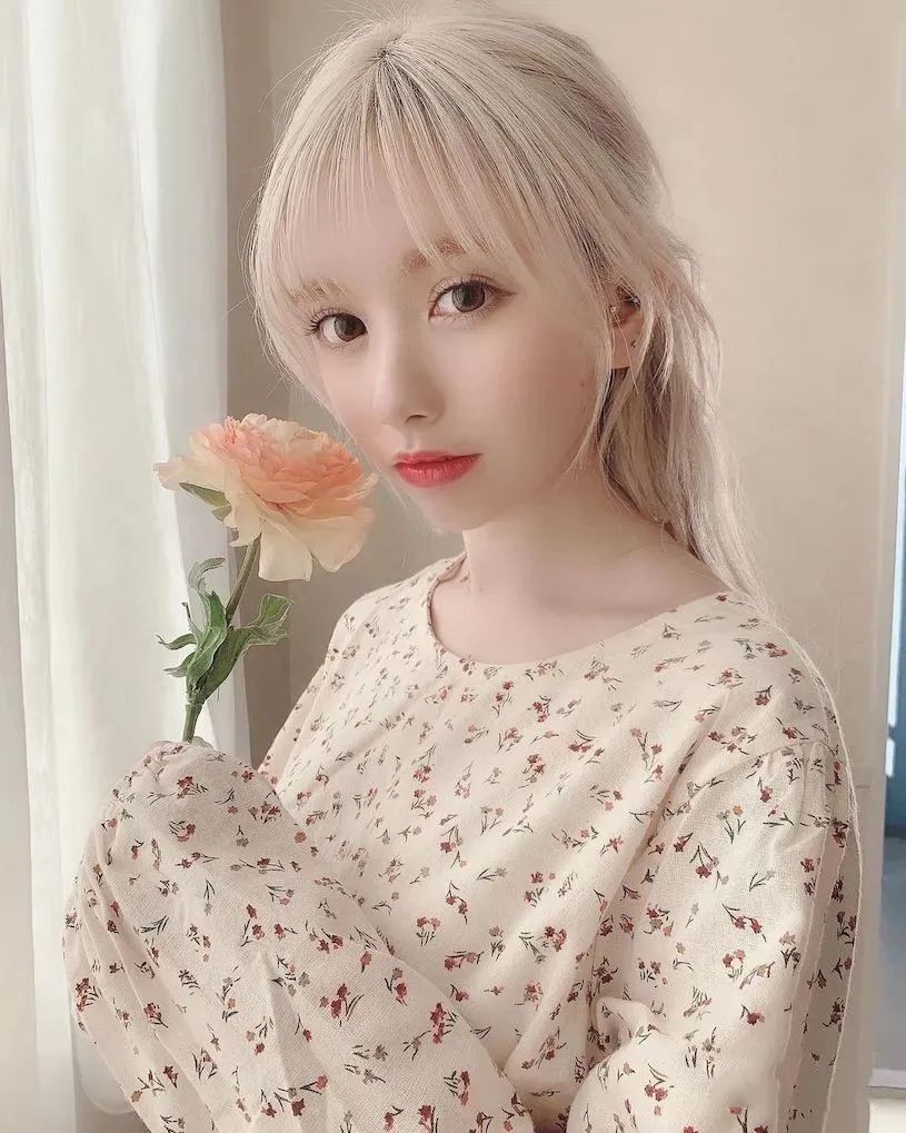若林萌々，又萌又美的网红美女