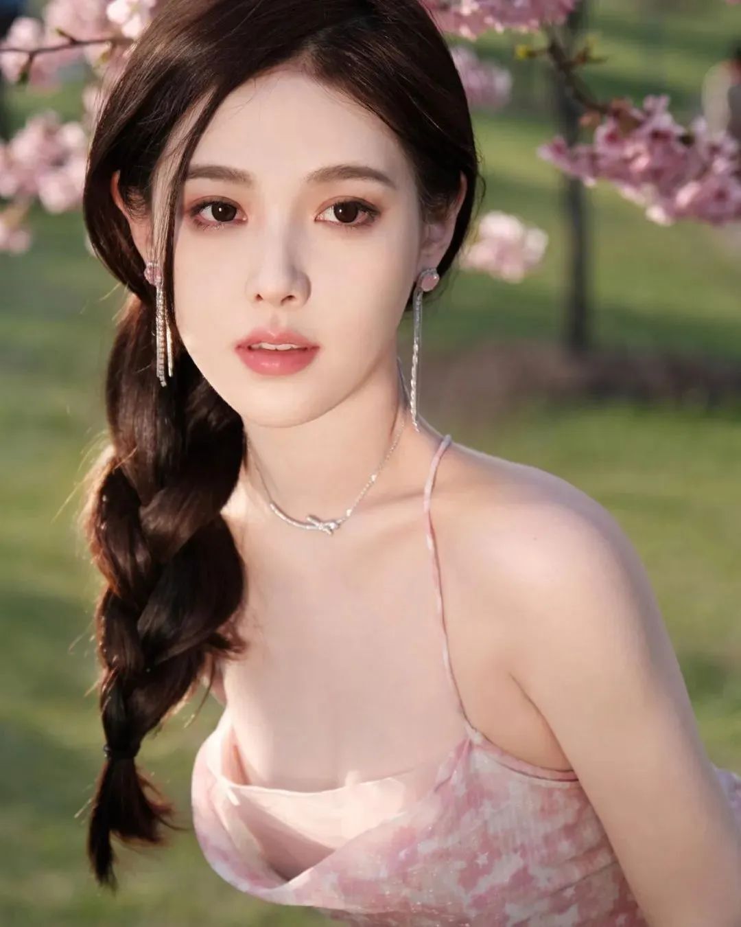 国产网红Nicky，让人心动的御姐范女神