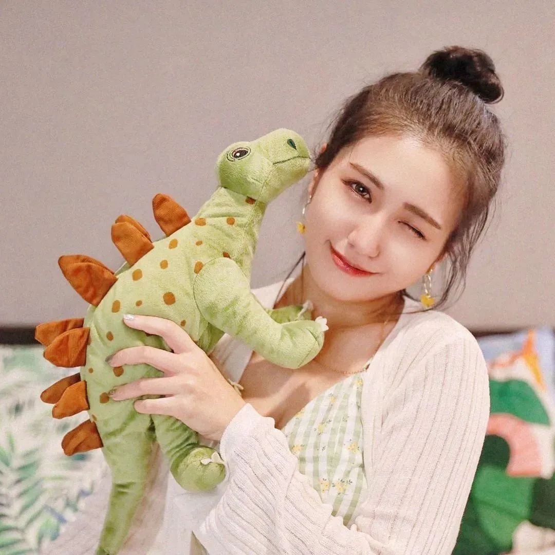 吴彩冞，甜美又可爱的啦啦队女神