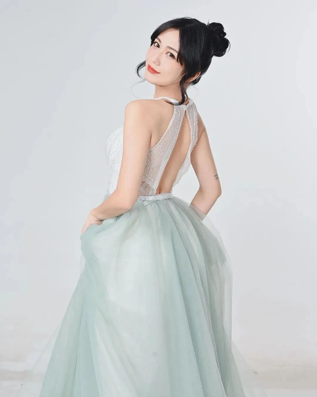 吴彩冞，甜美又可爱的啦啦队女神