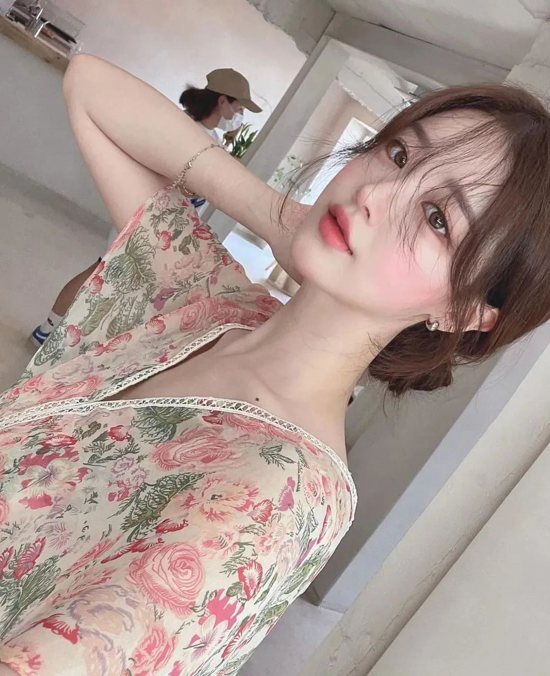 韩国网红uzaa，宛如人间“芭比娃娃”的气质女神