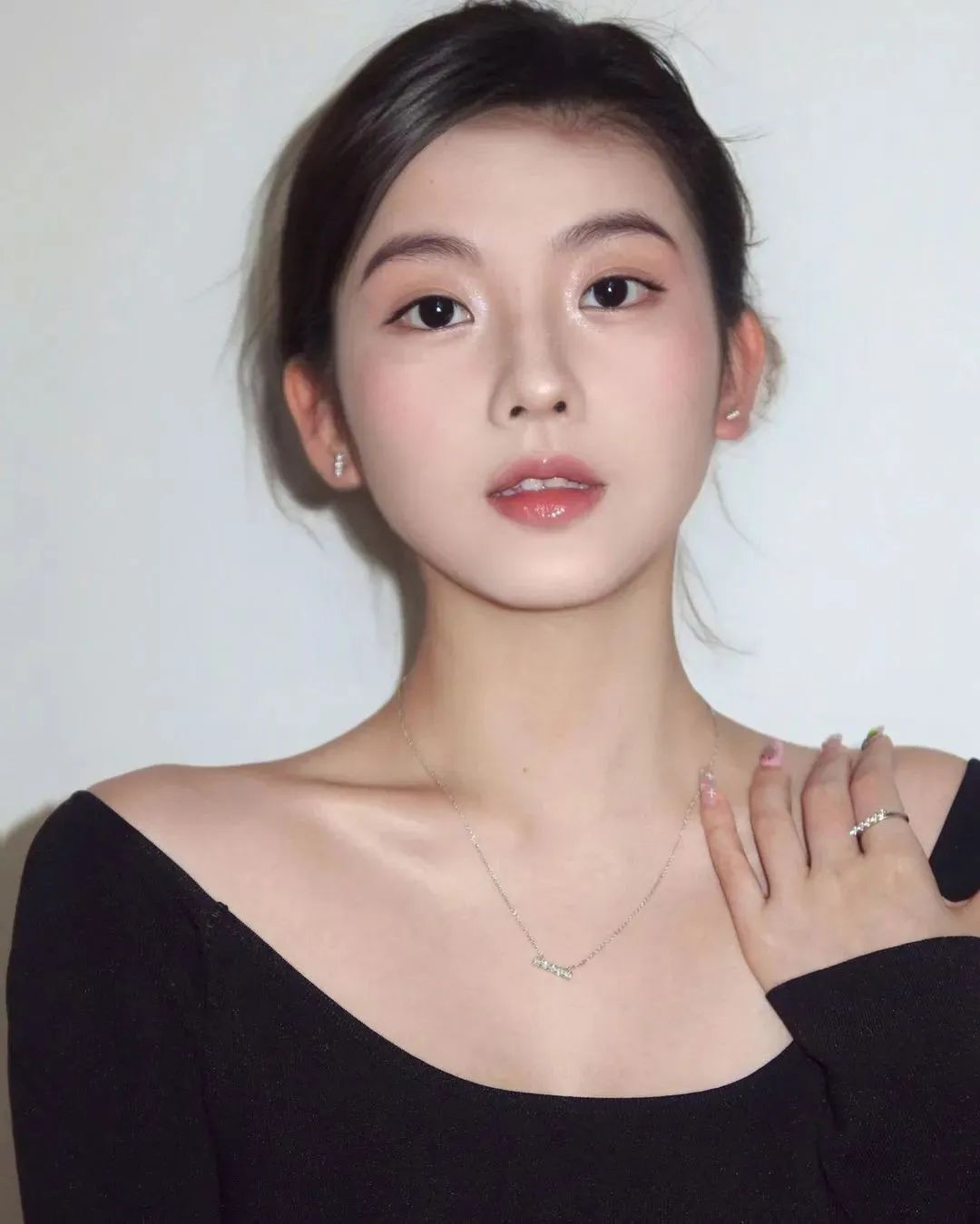 薛一加，可爱又性感的软萌甜妹