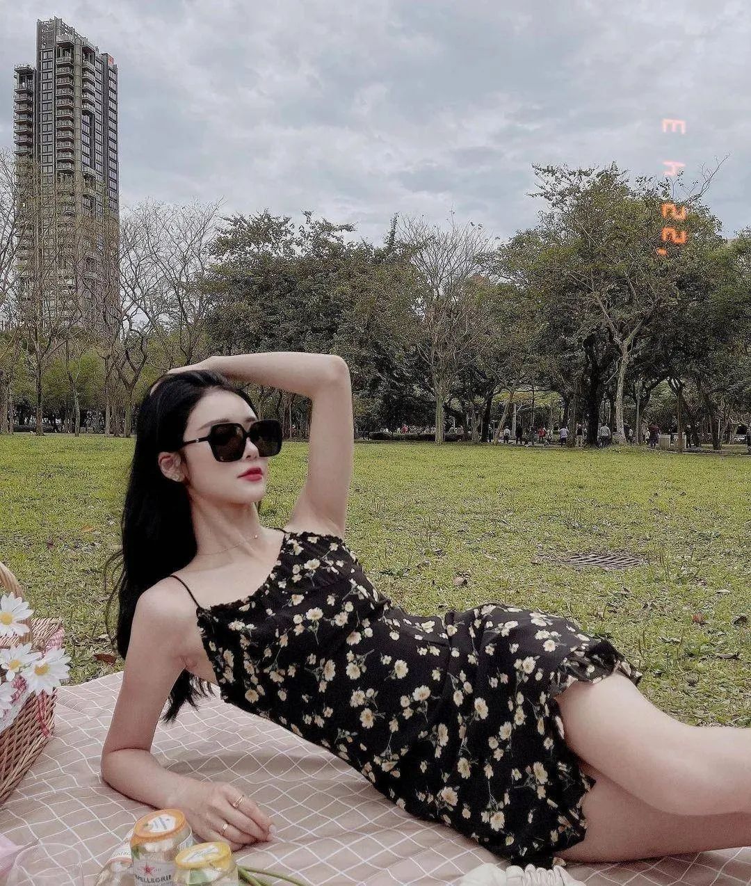 台湾网红杨琪琪，神似洪真英的甜美系女神