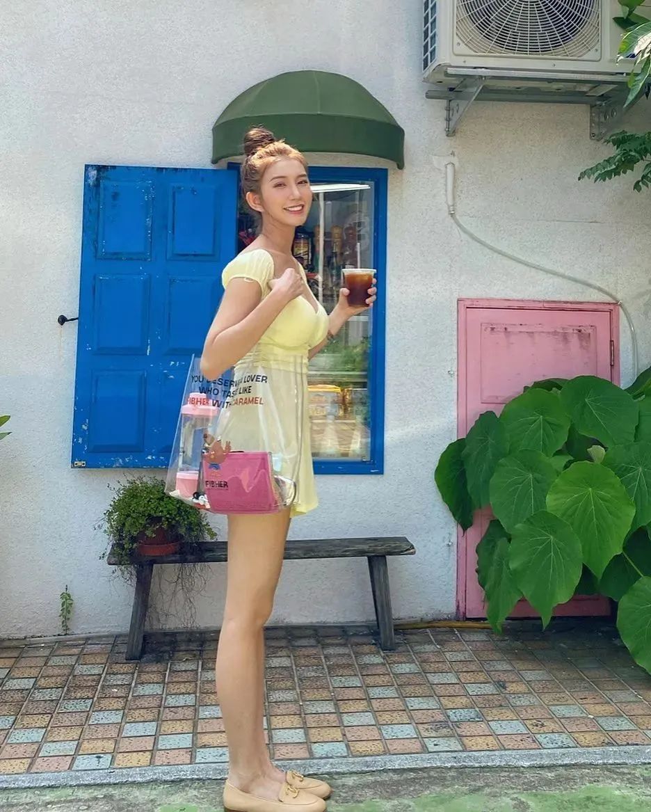 台湾网红Veeda Chang，甜美性感的混血儿女神