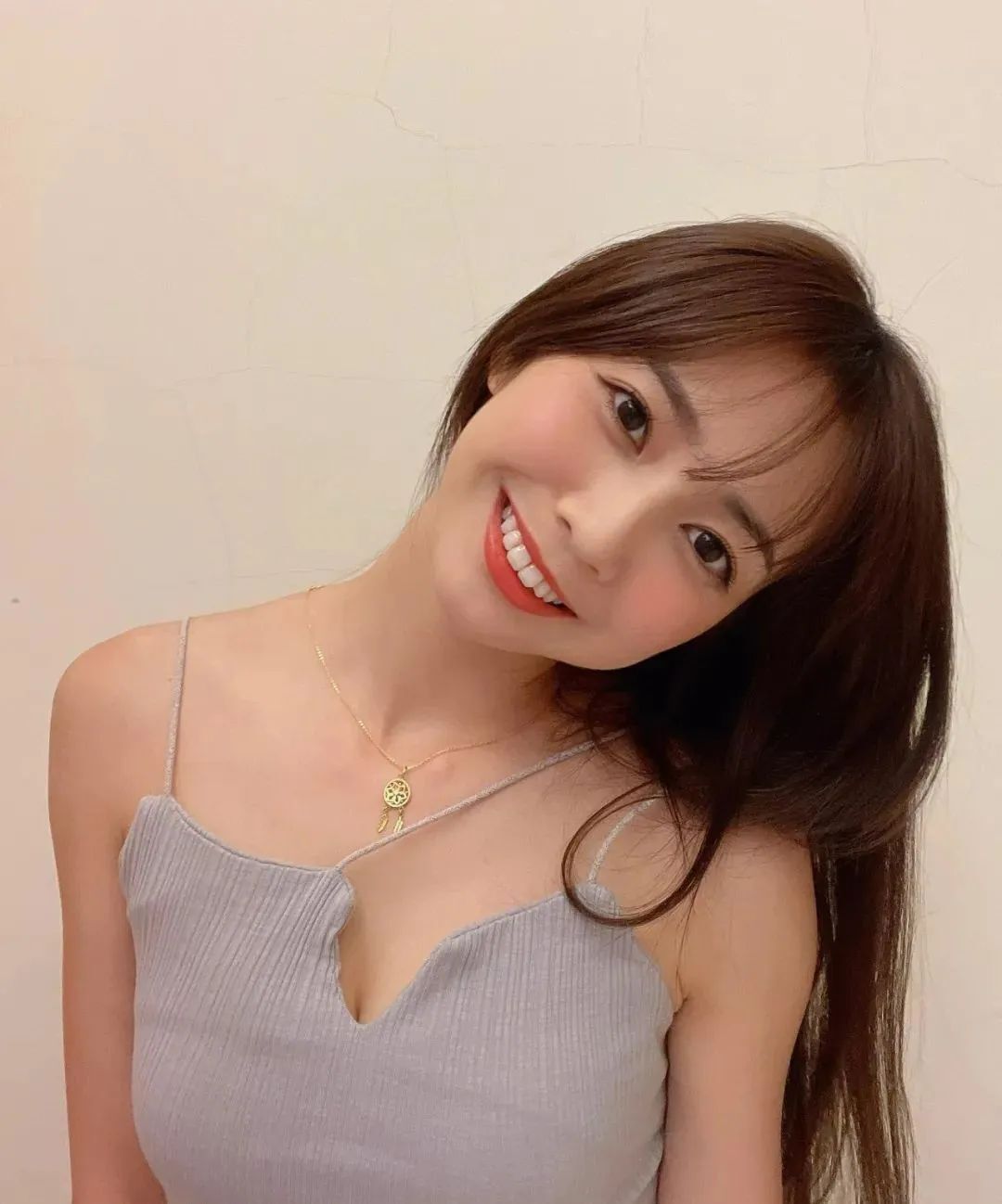 台湾网红彭翊慈，充满青春活力的啦啦队女神
