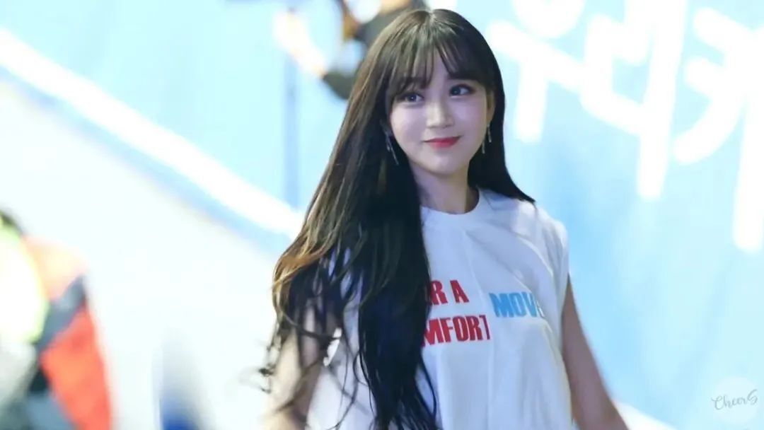 韩国网红李多惠，甜美可爱的啦啦队女神