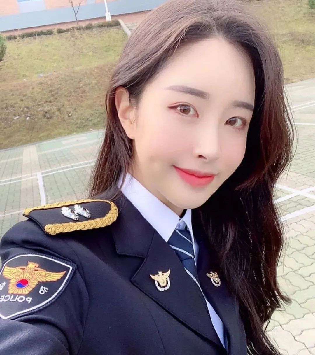韩国网红byeol，甜美可人的韩国最美警花
