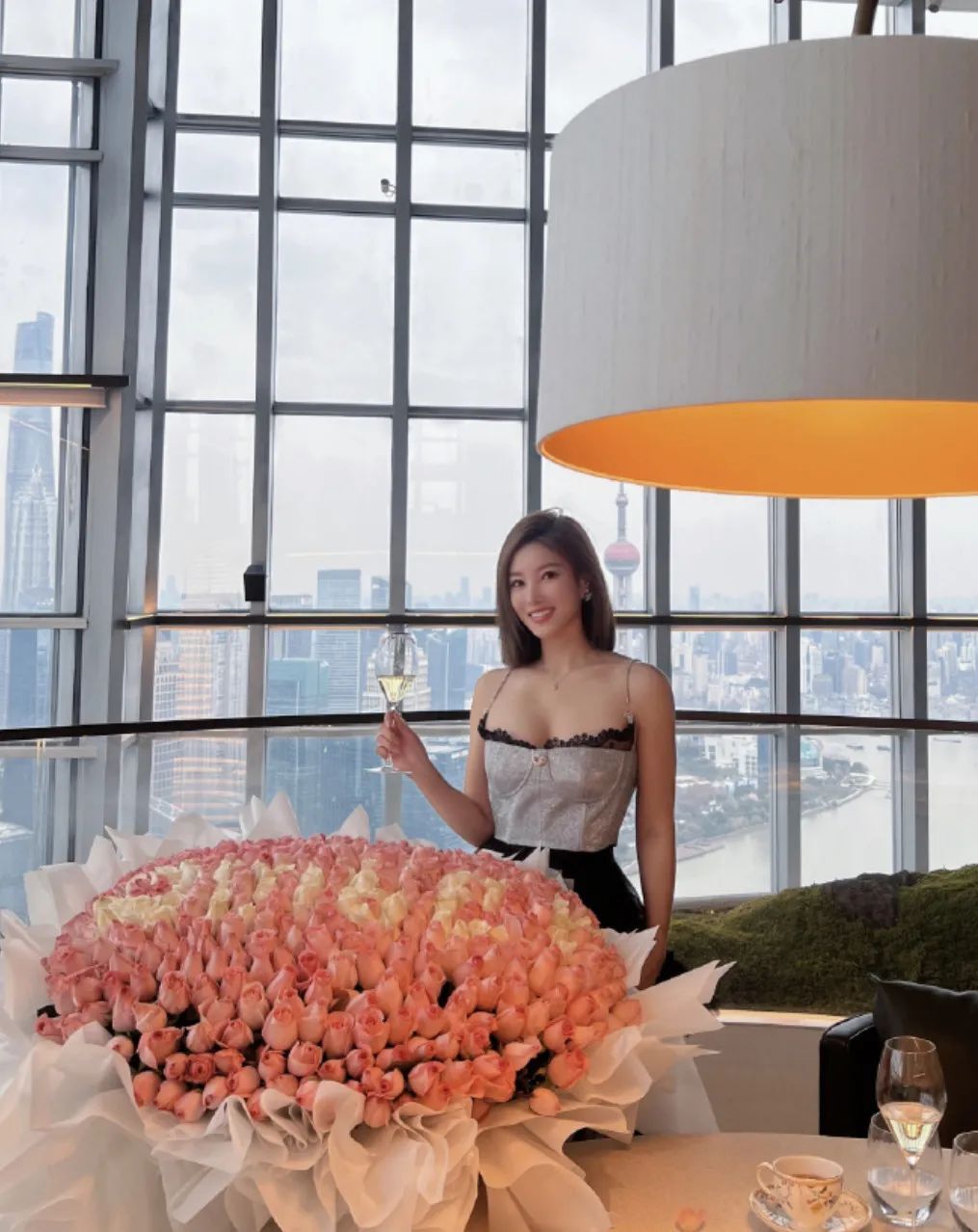 国产网红田雨诗，甜美又性感的瑜珈女神