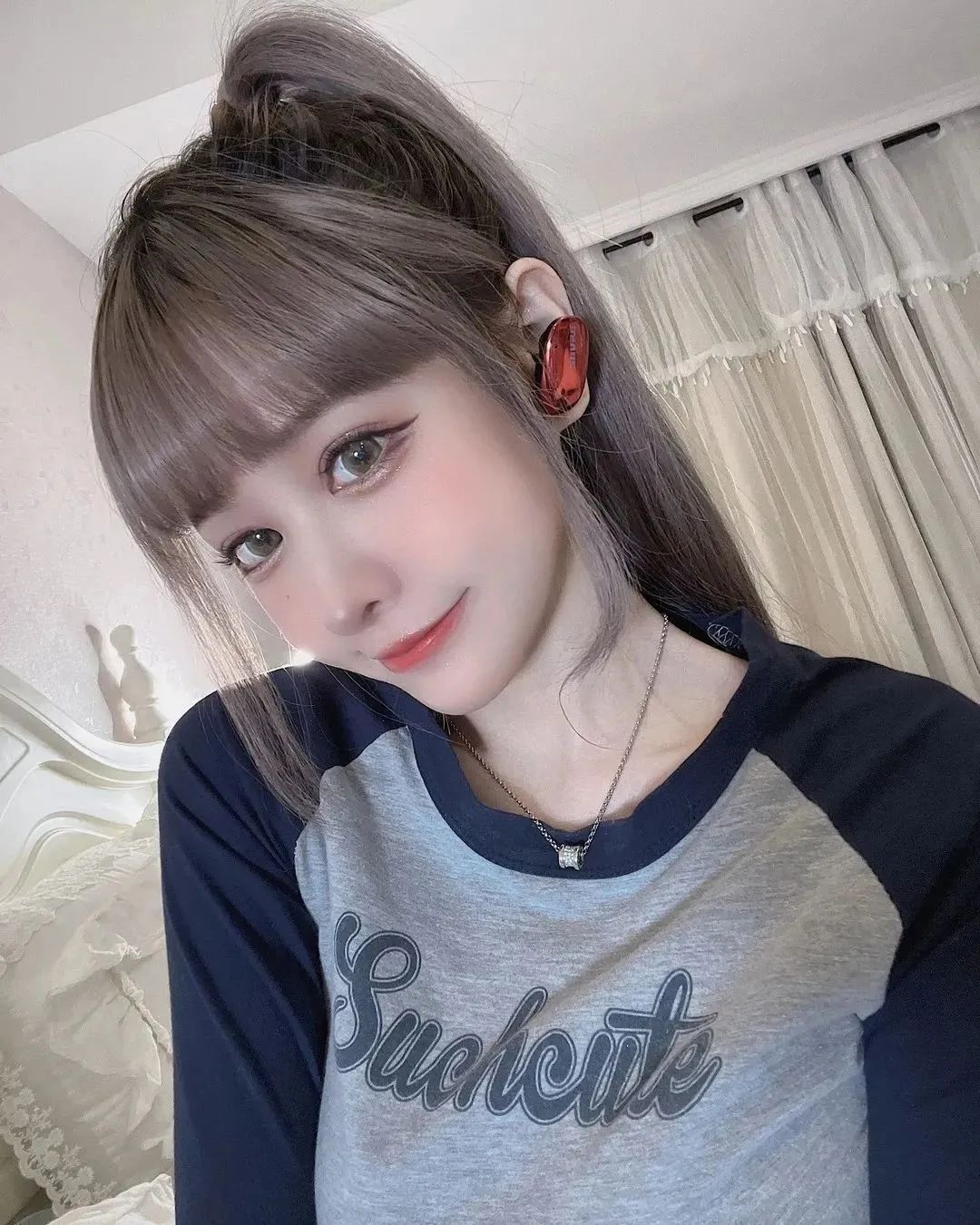 台湾网红王依渟，甜美迷人的气质女神