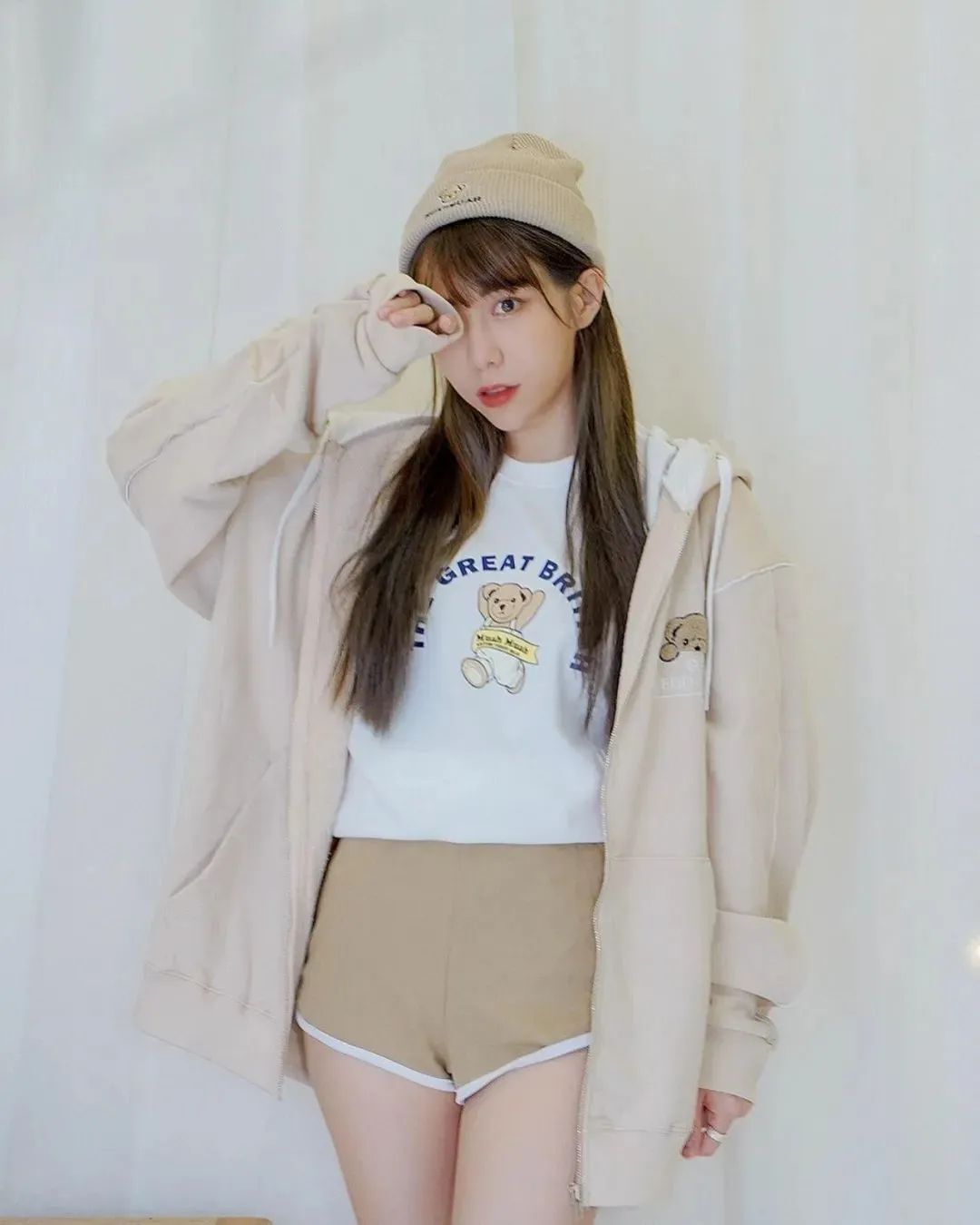台湾网红董梓甯，甜美又性感的啦啦队女神