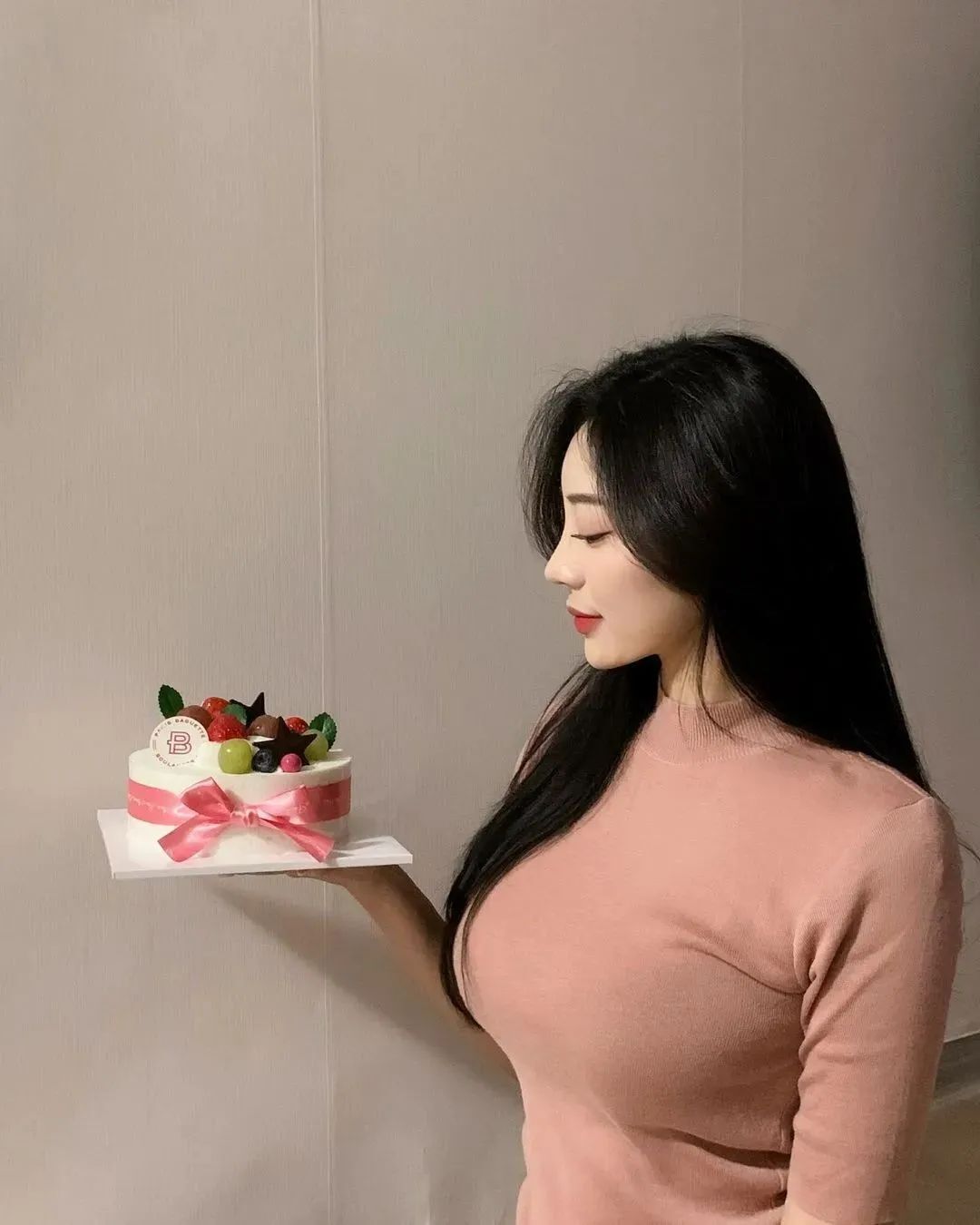 韩国网红seoa，拥有高贵气质且韵味十足的气质女神