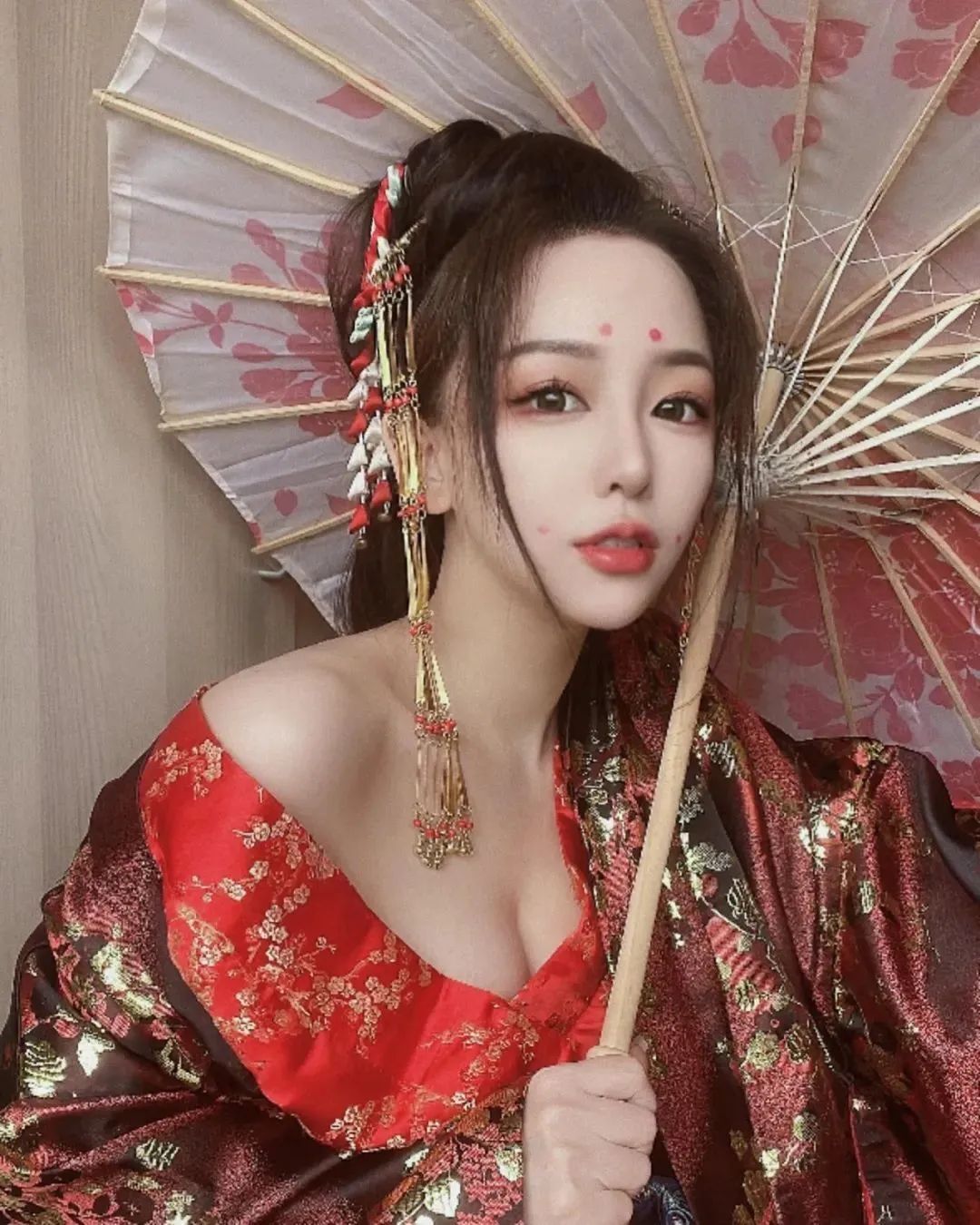 台湾网红Yami，甜美指数爆表的高冷系女神