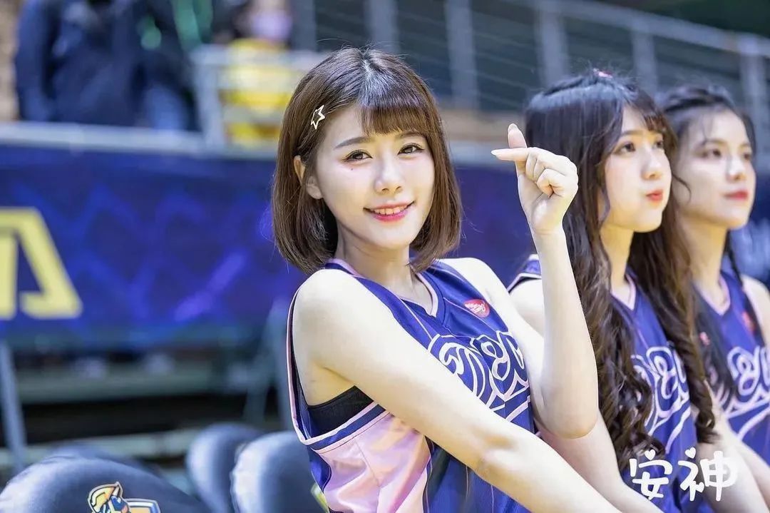 台湾网红陈波波,充满青春活力的短发女神
