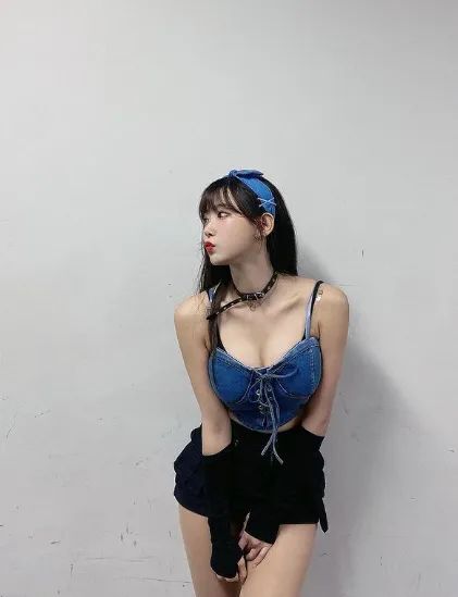 韩国网红金汉娜，长相甜美迷人的啦啦队女神