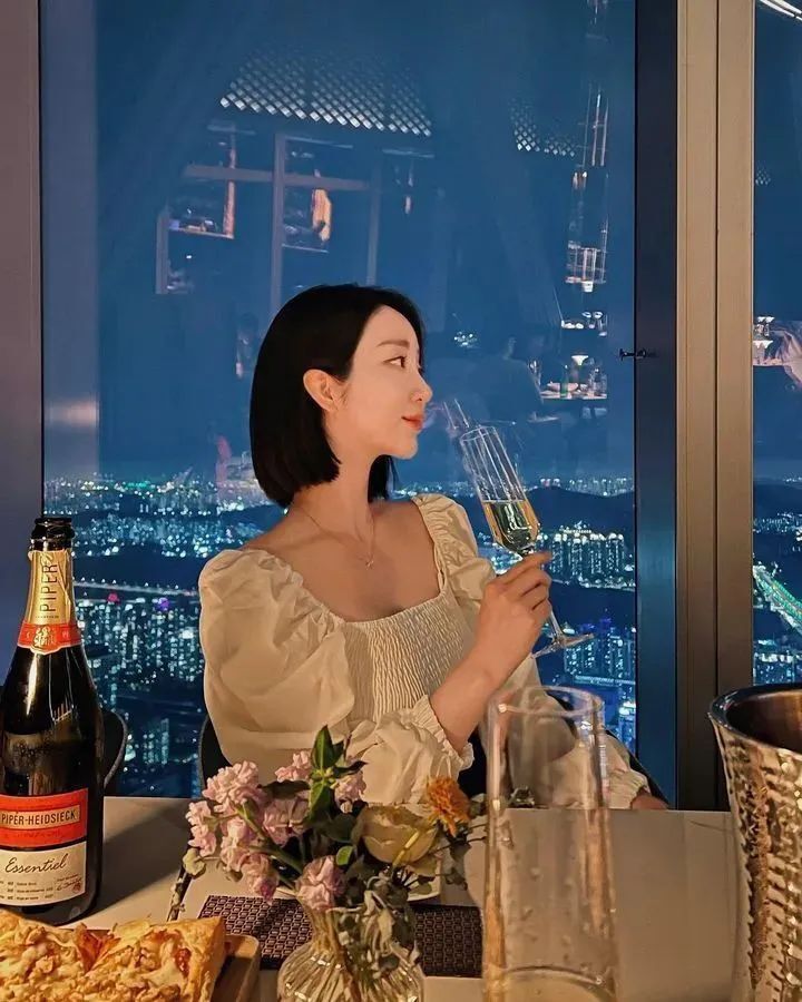 韩国网红 | 气质出众的短发女神