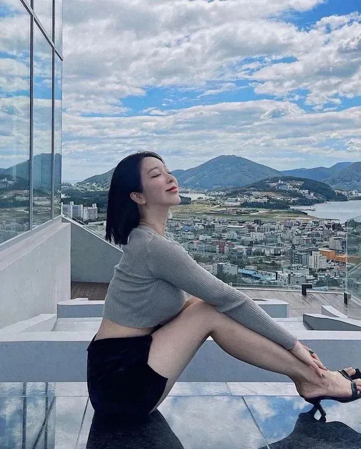 韩国网红 | 甜美又性感的短发女神