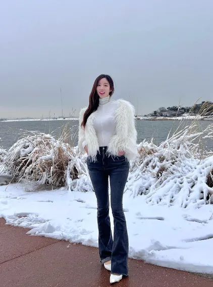 韩国顶级网红美女，身材杠杠的