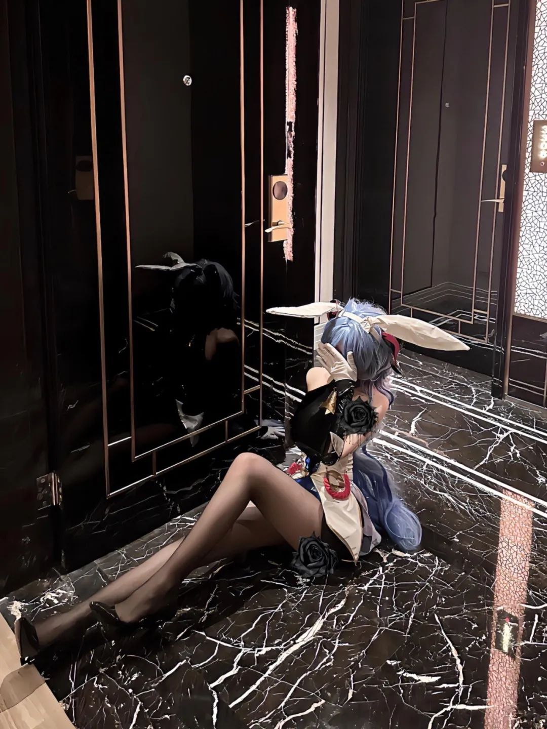 原神cos：皮鞭+制服，OL雷神果然御！丽莎巫女装，兔女郎甘雨涩气拉满！