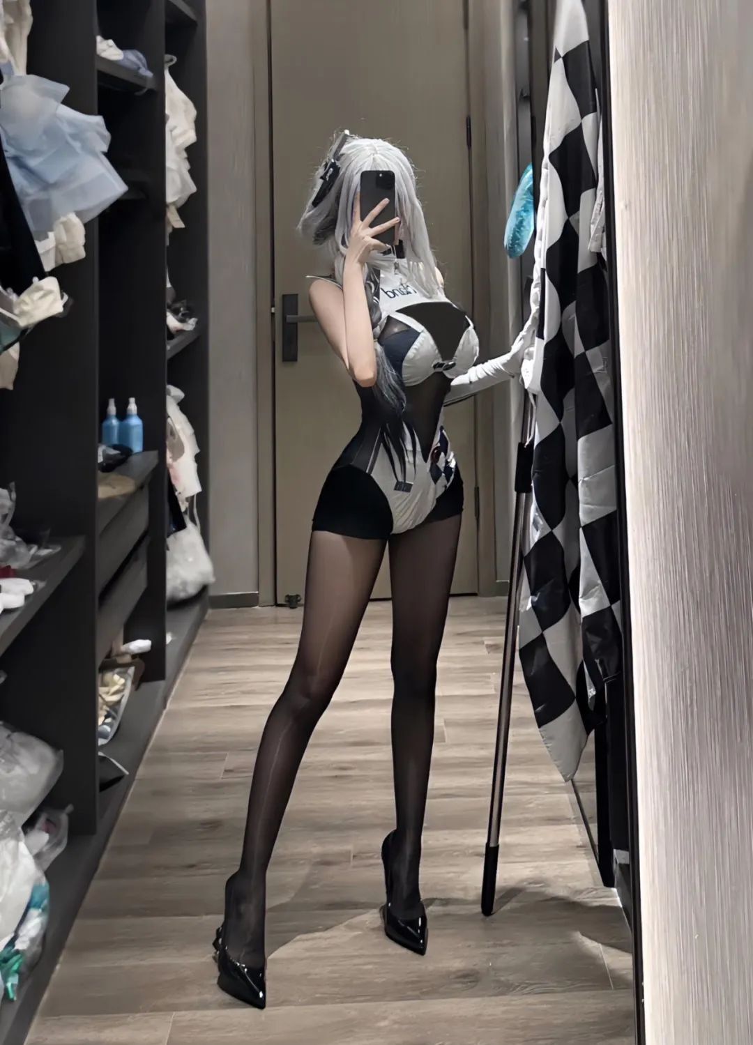 原神cos：皮鞭+制服，OL雷神果然御！丽莎巫女装，兔女郎甘雨涩气拉满！
