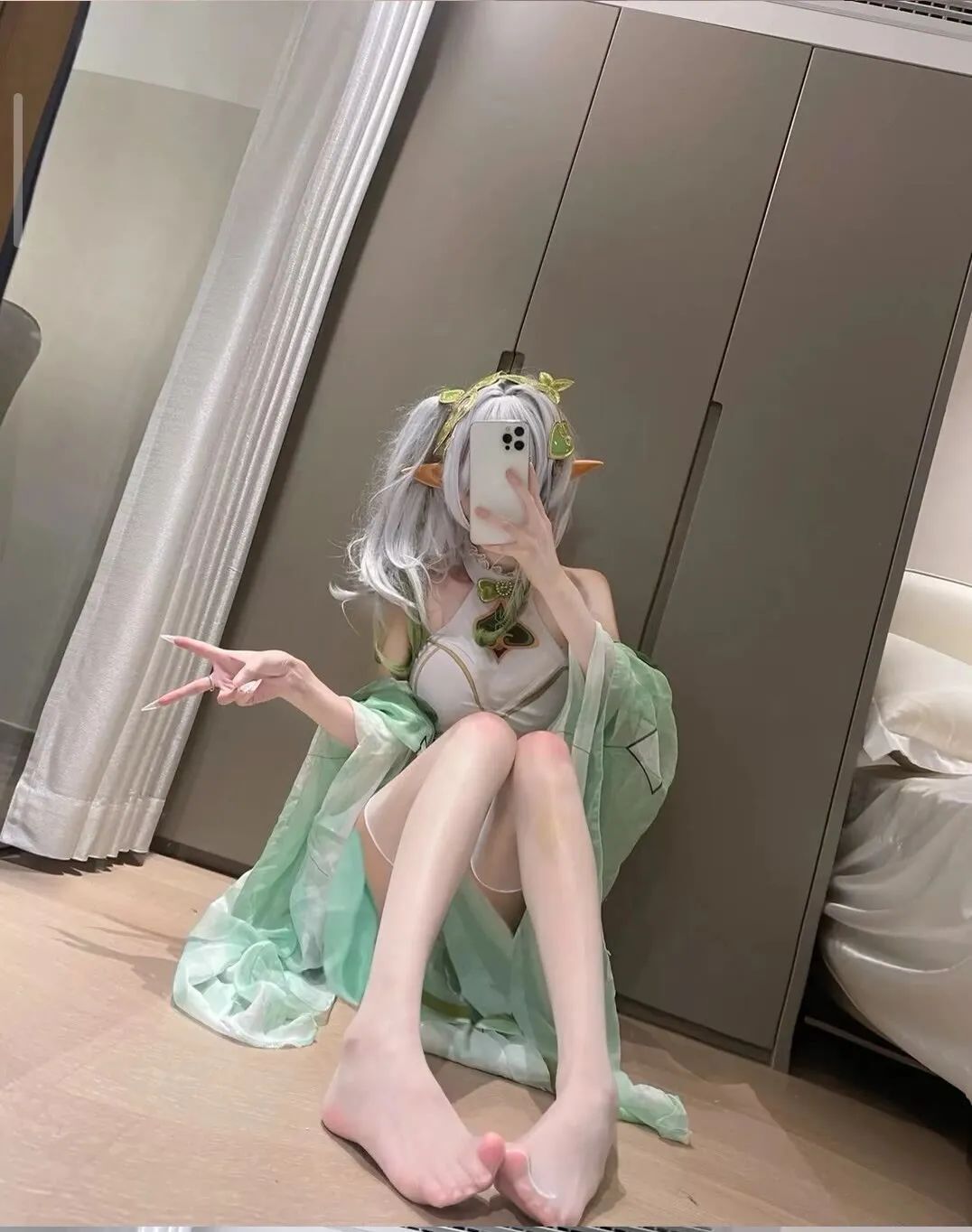 原神cos：白丝+泳装，纳西妲太可爱了！裸足妮露，女仆装甘雨腿太白了！