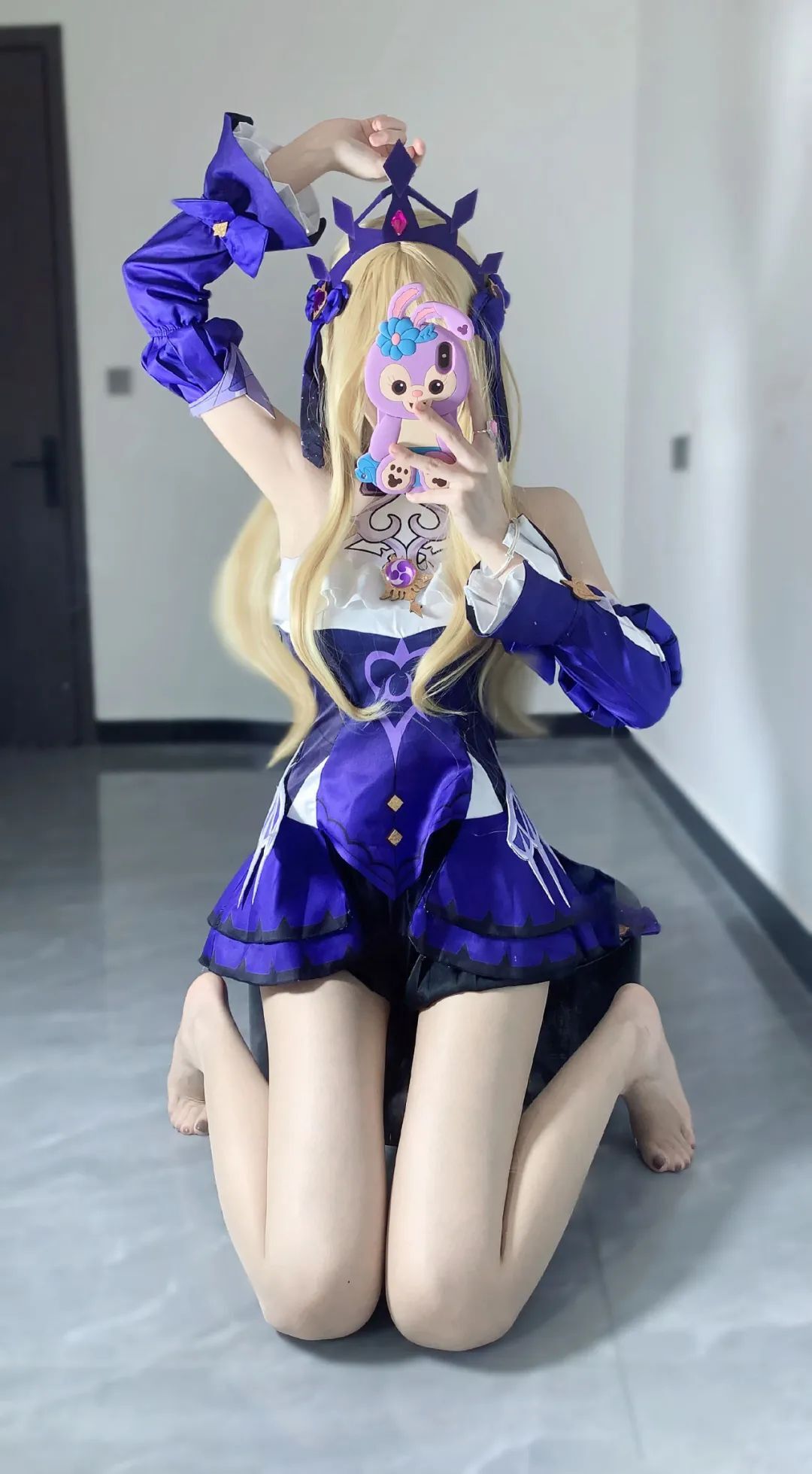 原神cos：裸足+短裙，小厨娘宵宫谁不爱？泳装妮露，莱依拉大长腿太好看了！