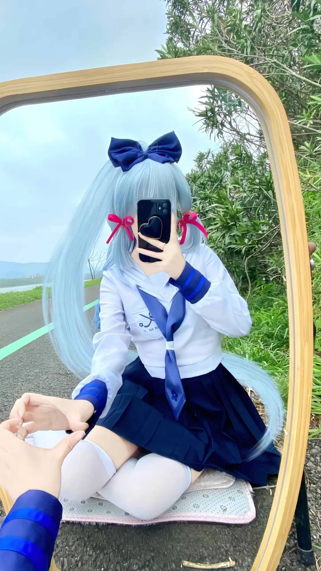 原神cos：白丝+双马尾，女仆装莫娜太可爱了！JK绫华，水手服芭芭拉让人狂喜！