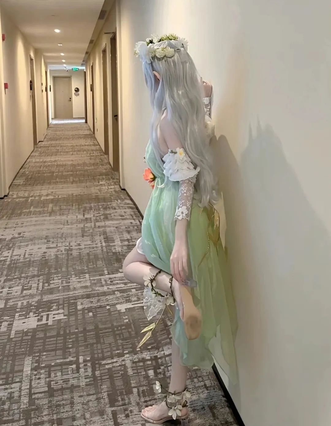 原神cos：女仆装胡桃太可爱了！雷神邪魅套装太顶了！女仆芙芙，裸足大草神让人狂喜！
