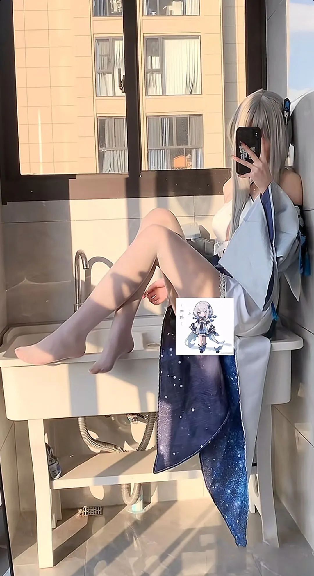 原神cos：黑丝+制服，雷神太顶了！白丝包臀裙申鹤，勒肉黑丝丽莎！裸足刻晴可爱爆了！