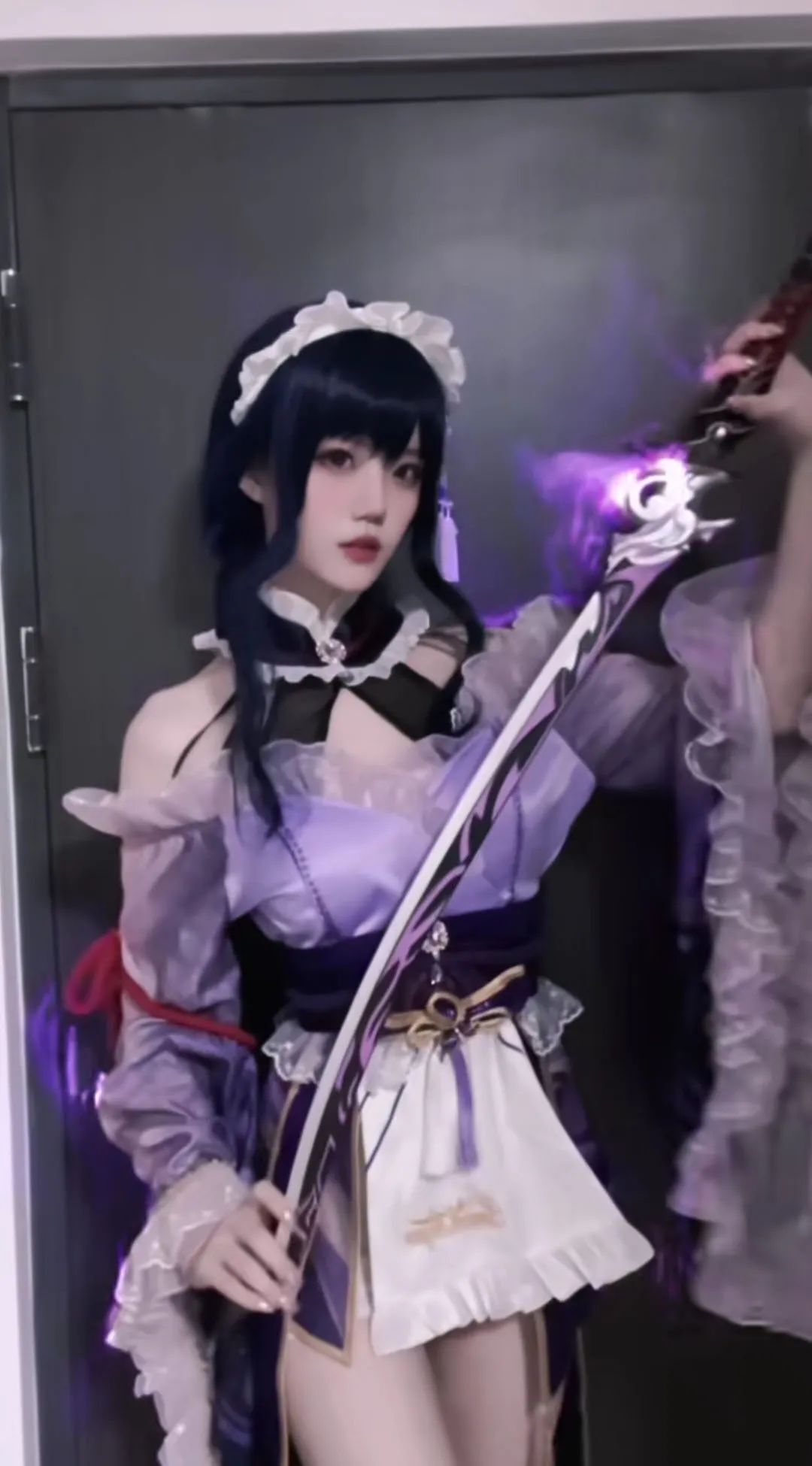 原神cos：白丝蕾丝神子让人狂喜！女仆宵宫绫华太可爱了！旗袍雷神太顶了！包臀裙申鹤真成熟！