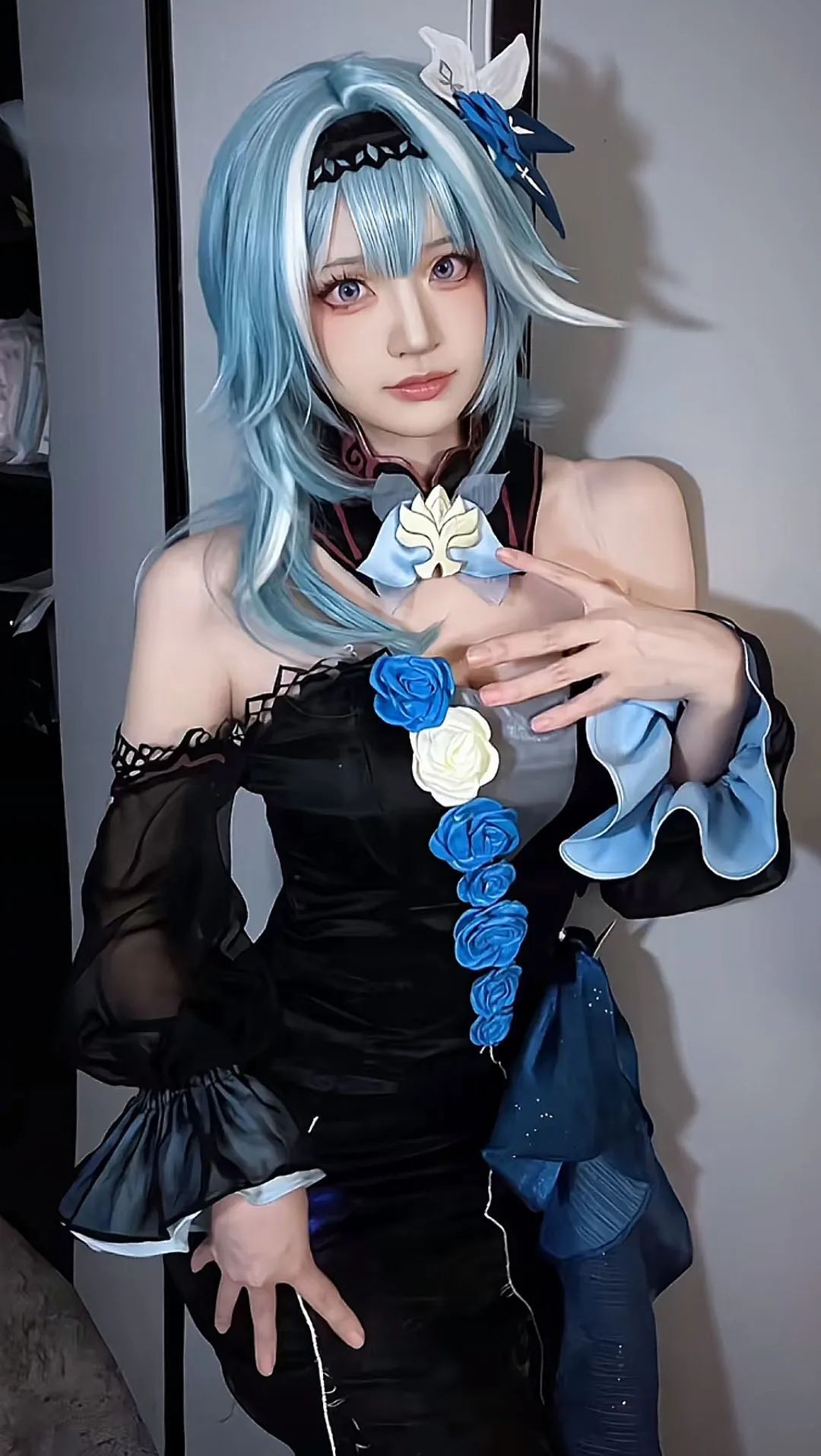 原神cos：女仆胡桃，黑色连衣裙优菈，双马尾女仆莫娜让人狂喜！公主裙心海太甜美了！